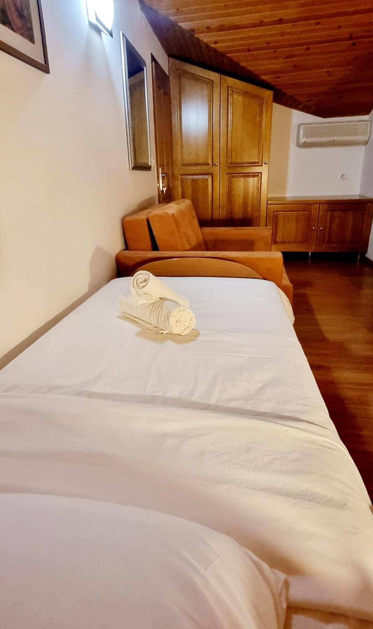 Nadija Rooms Funtana Bagian luar foto