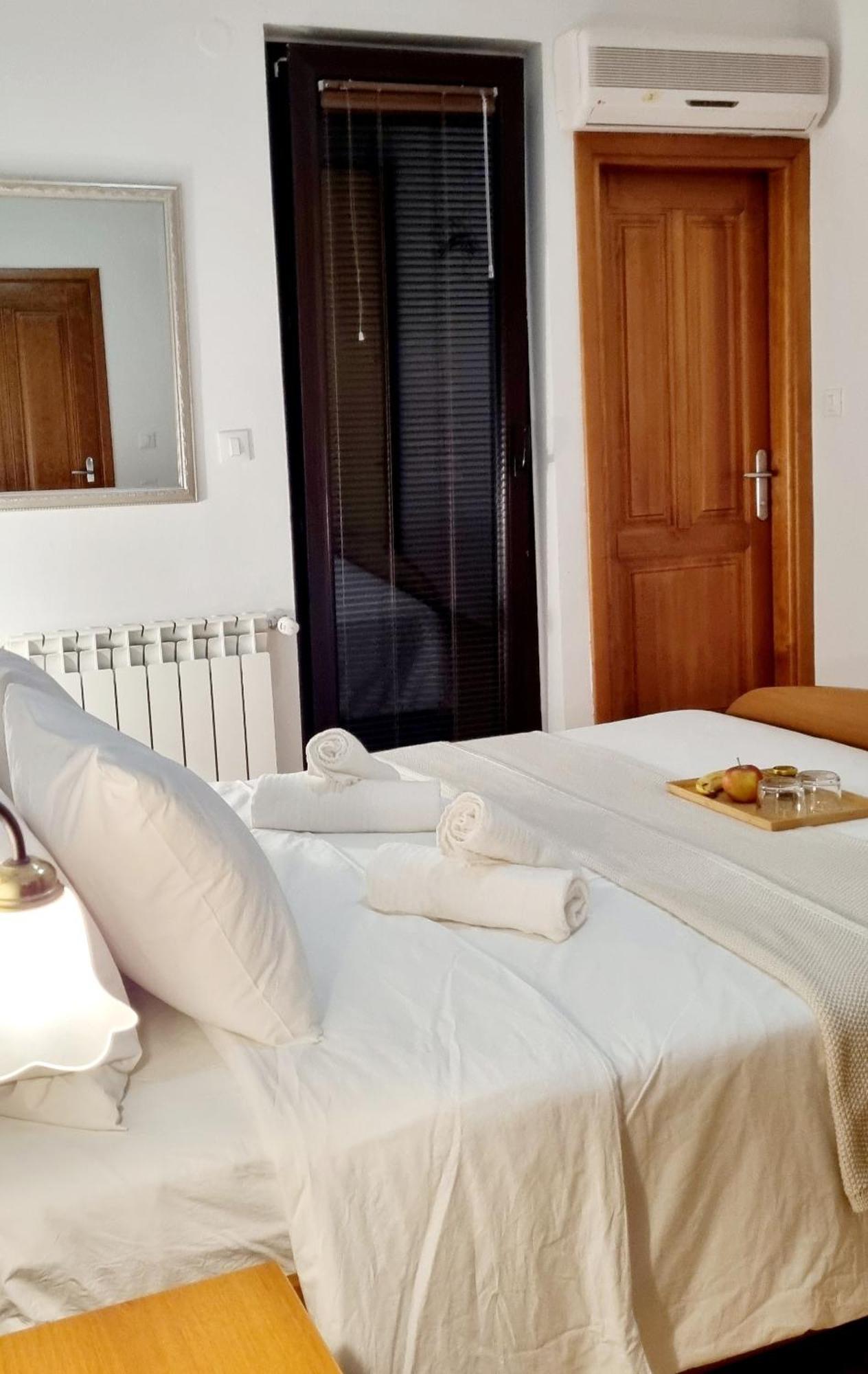 Nadija Rooms Funtana Bagian luar foto