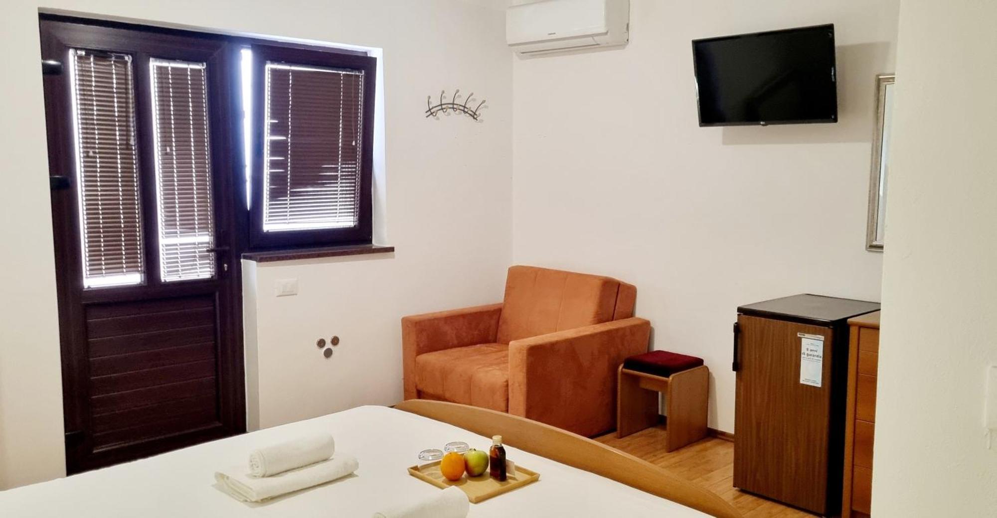 Nadija Rooms Funtana Bagian luar foto